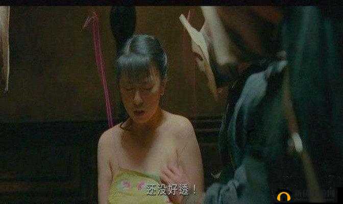 岳故意装睡让我挺进去视频：意外的激情时刻