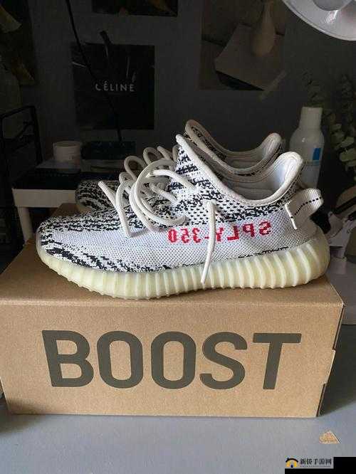 yeezy380 蜜桃粉与白色：高清精品解析