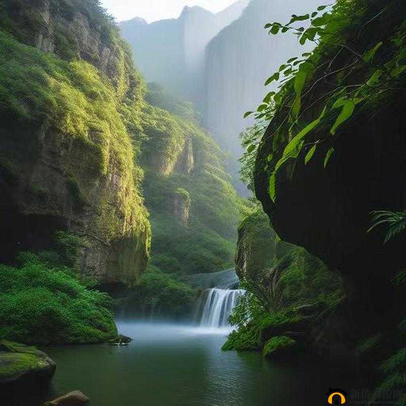 洞内泉淙淙洞外草萋萋:自然之景