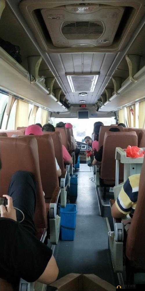 ：令人脸红心跳的私密大巴之旅