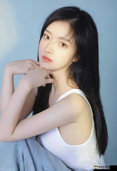 一点遮挡都没有的美女:令人惊艳的极致之美