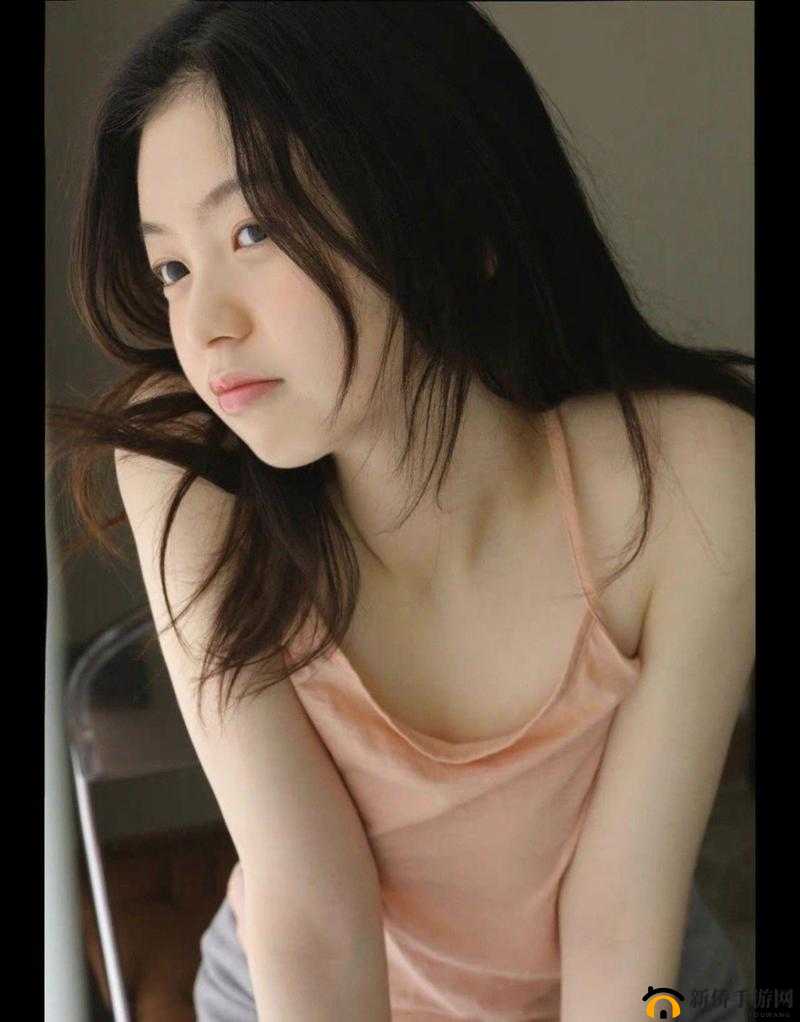 chinese 小嫩苞 videos：纯真少女的俬密成长记录