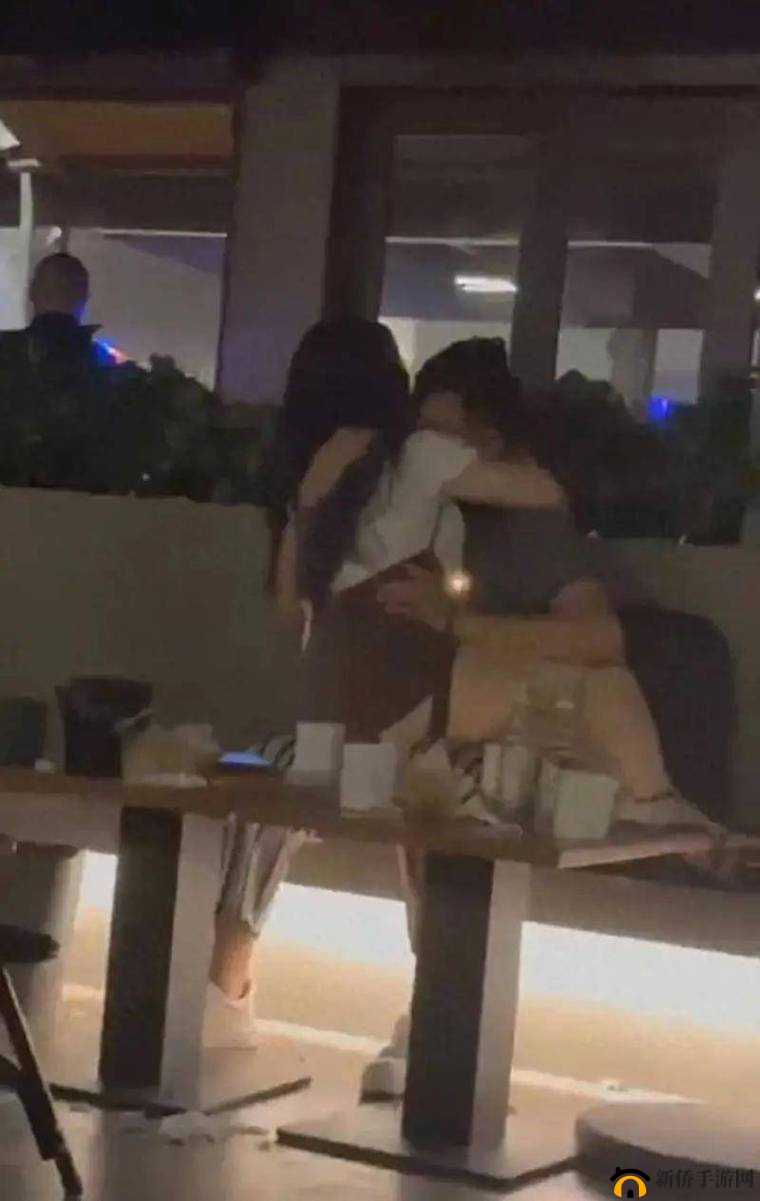 男生与女生激情互动视频:探索情感与欲望的交织