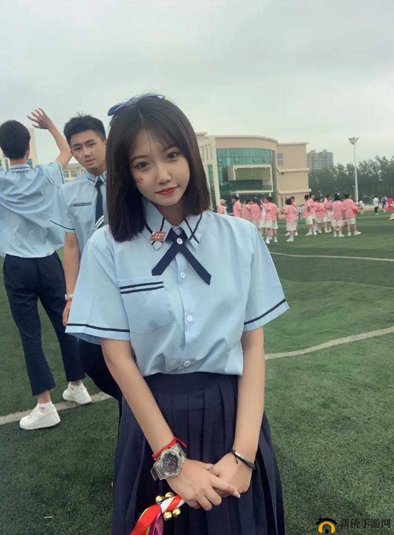 13 位女学生小嫩苞的青春成长故事:从校园到社会的蜕变之路