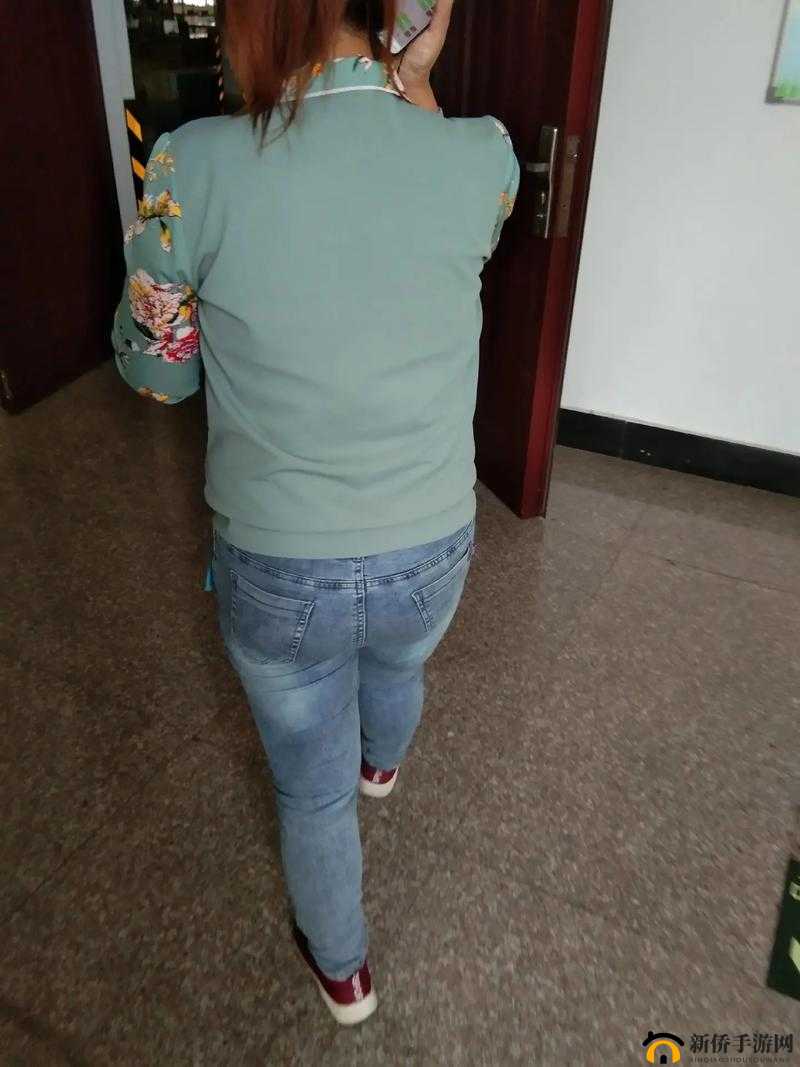 巨乳肥臀的沣满老妇:她的故事引人入胜