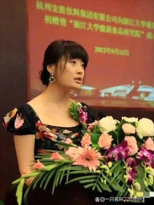 海角披风少年妈妈本人：勇敢面对生活挑战的坚毅女性