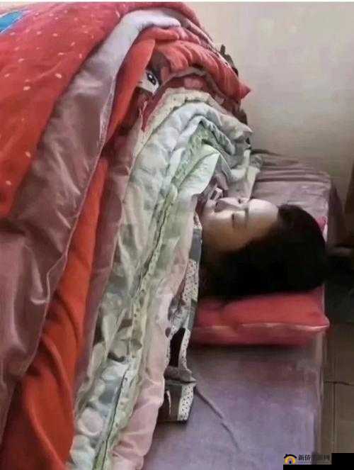 打扑克不盖被子床上运动：一场充满激情的挑战