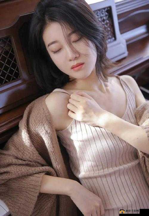 四个孰妇激情搡搡:一场别样的情感碰撞与肢体演绎
