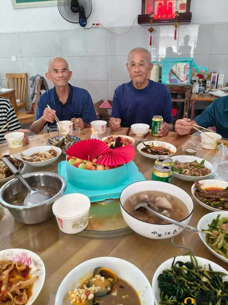 老公的叔叔天天在我家吃饭正常吗:这究竟合不合理呢