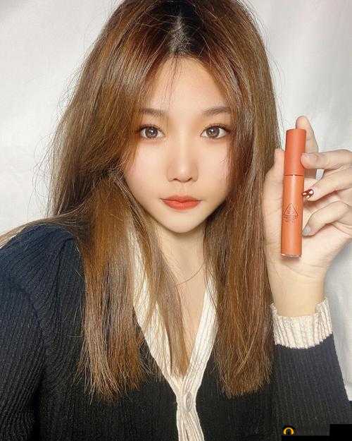3CE 九色眼影人间水蜜桃视频更新速度广受好评:美妆爱好者的惊喜发现