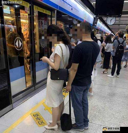 成都地铁咸猪手事件：女性遭遇咸猪手，地铁上无人制止？