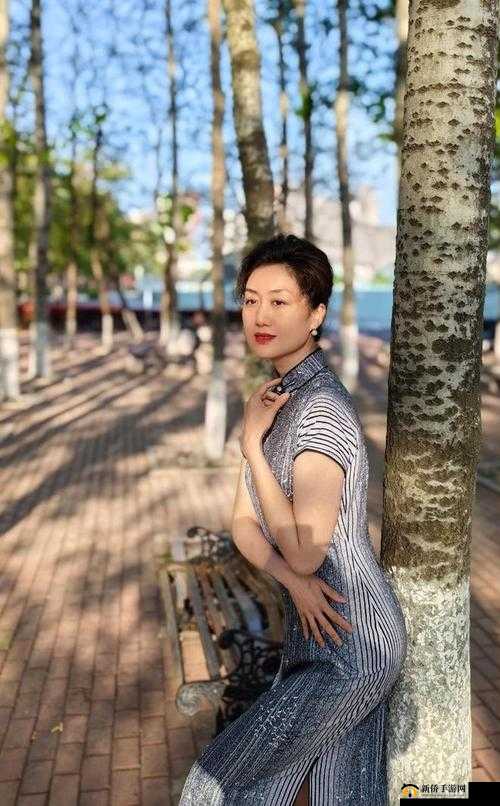 大波熟女孰妇 30p:释放成熟魅力的视觉盛宴