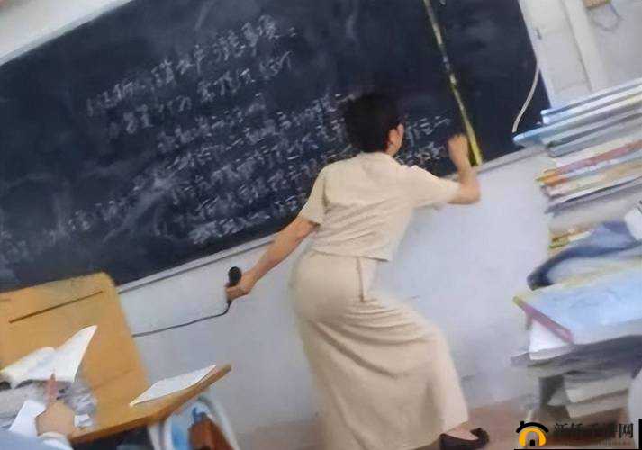 英语老师上课不戴套:与学生的尴尬事件