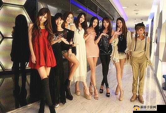 双飞探椛约两女技师:浴室三温暖,双女翘起臀