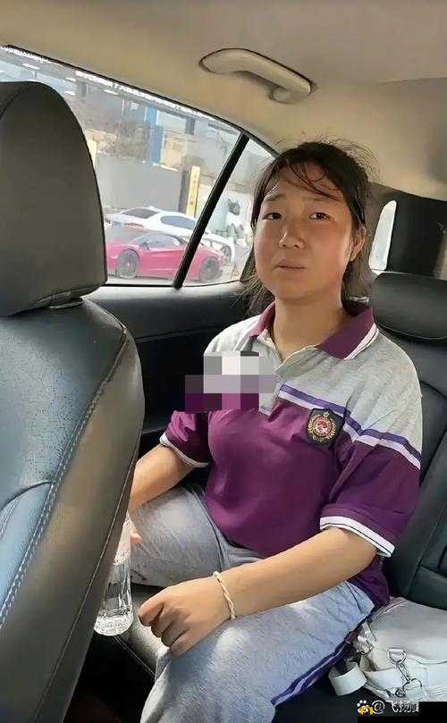 她是学校的校花,却过着悲惨的生活,这到底是为什么?