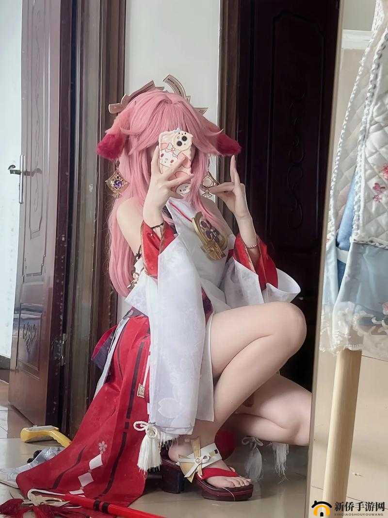 原神八重神子 cos 写真：灵动狐耳娘，神秘而迷人