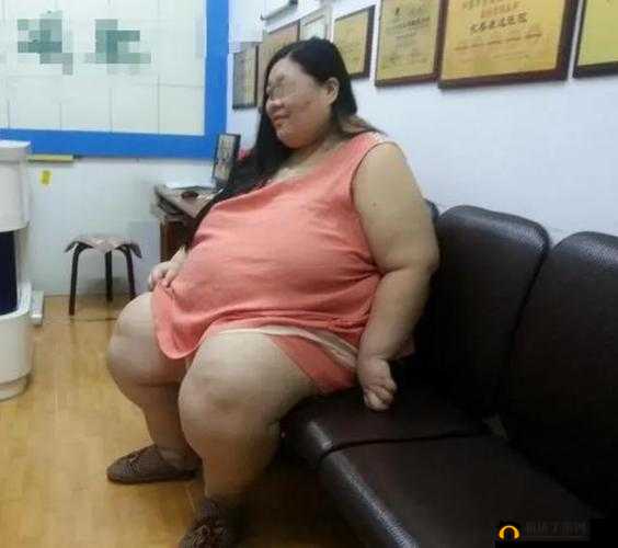 肥胖老太婆髦片：真实生活记录与情感探索，揭示中年女性的身体自信与自我接纳