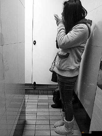 如何评价厕沟全景美女厕沟系列媮拍事件？